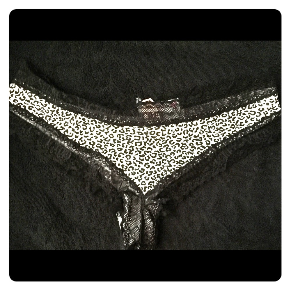 Victoria’s Secret large cotton cheeky’s
